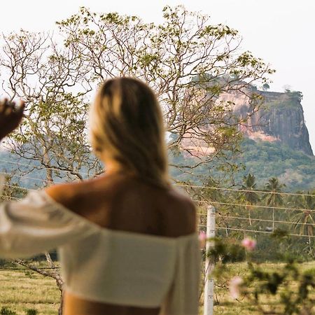 Hotel Royal Rock Sigiriya Exterior foto