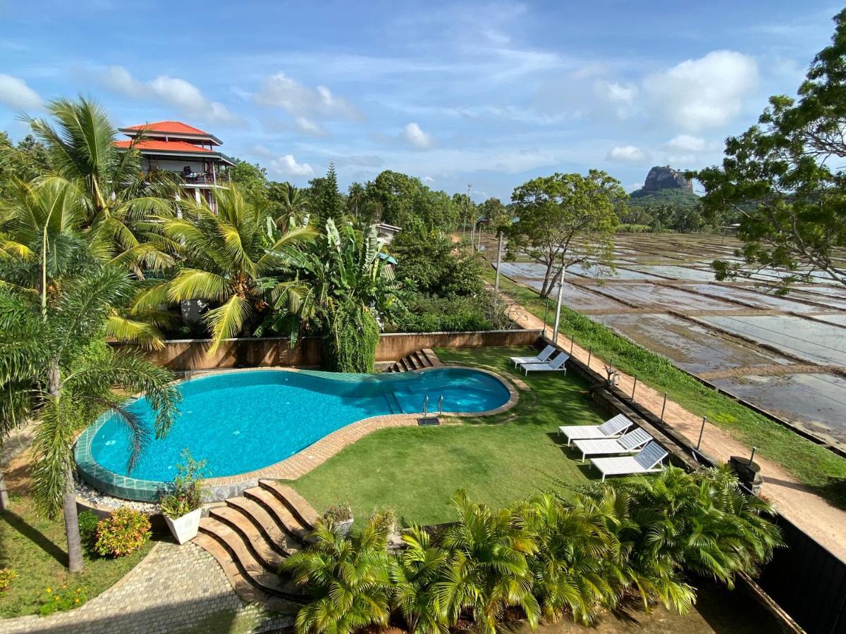 Hotel Royal Rock Sigiriya Exterior foto