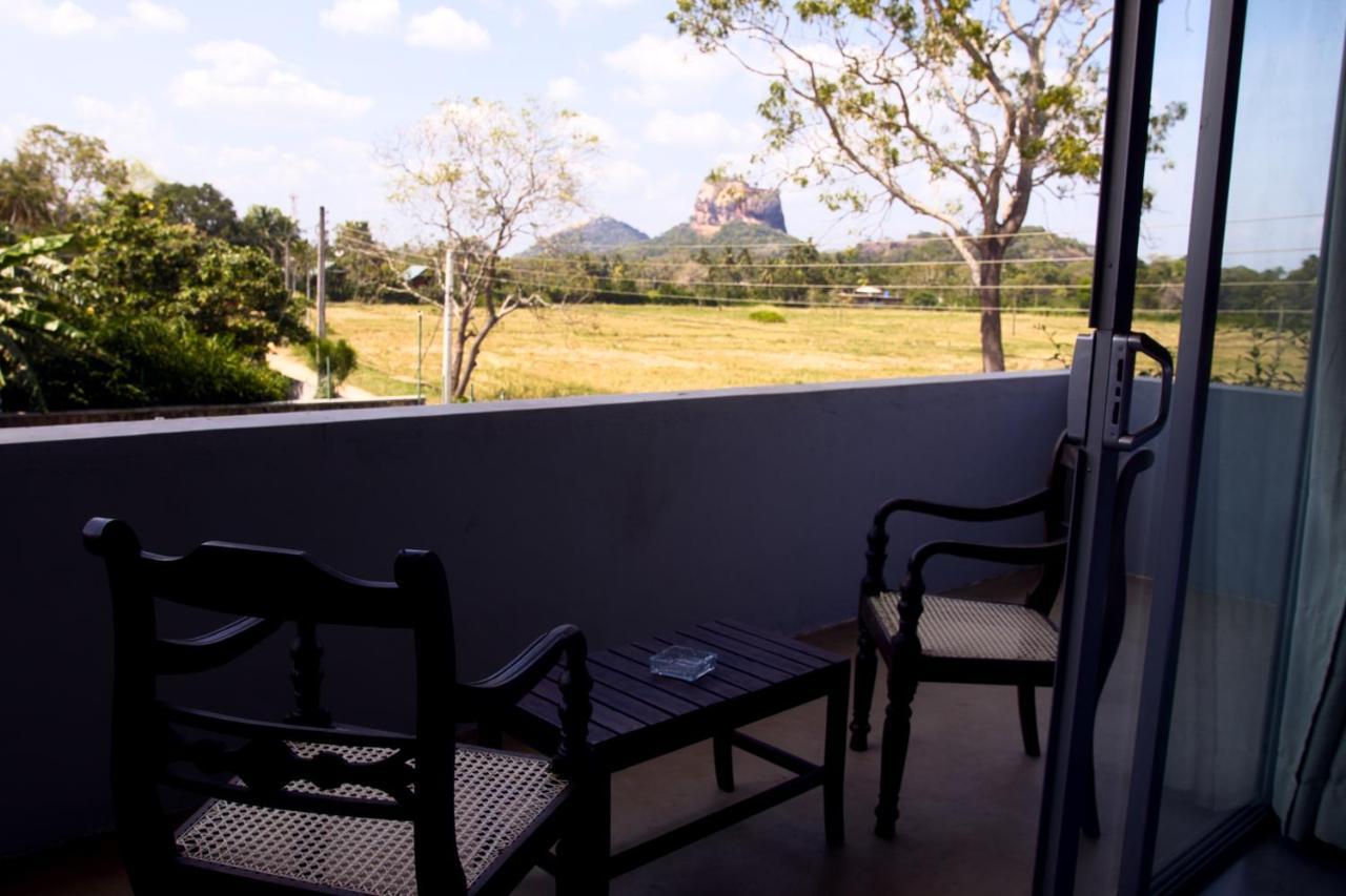 Hotel Royal Rock Sigiriya Exterior foto