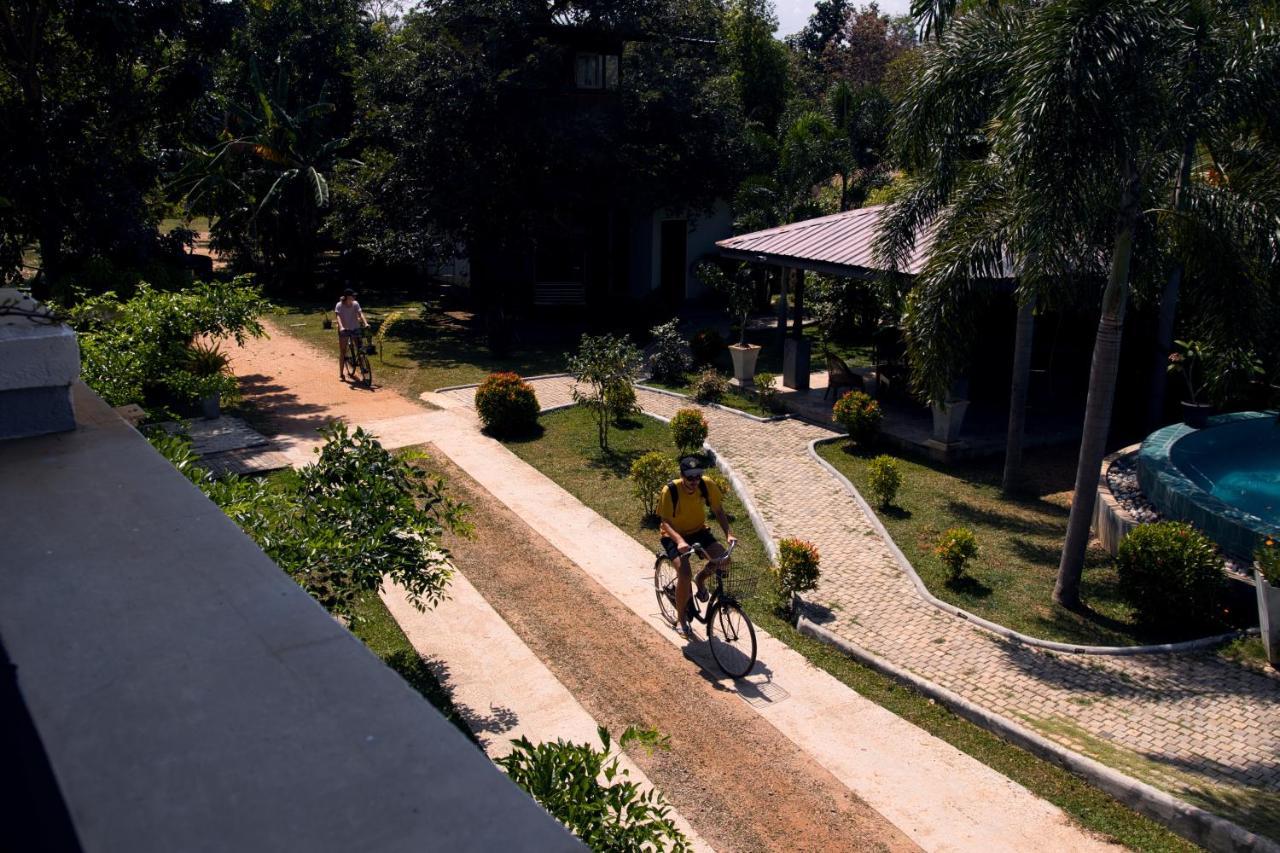 Hotel Royal Rock Sigiriya Exterior foto