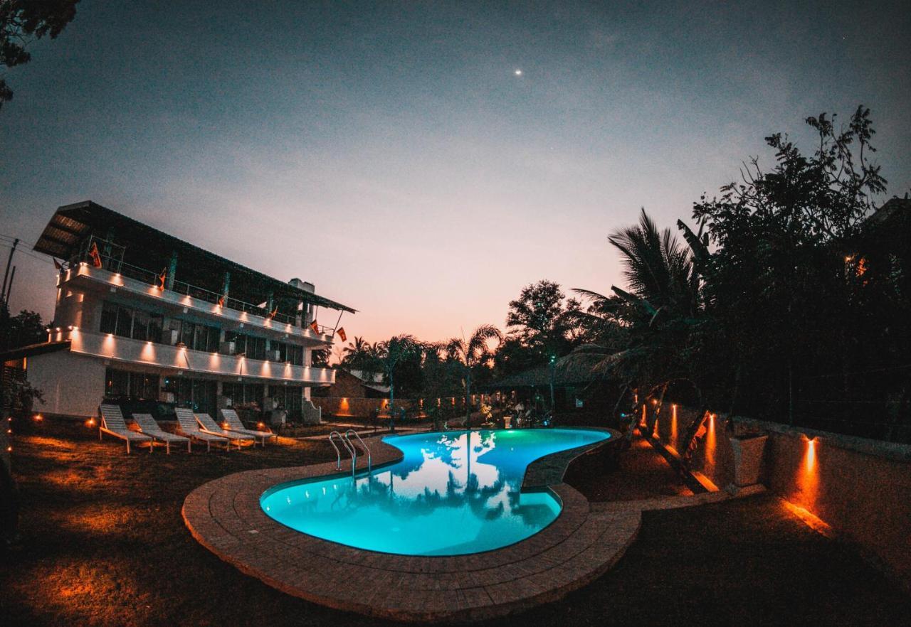 Hotel Royal Rock Sigiriya Exterior foto